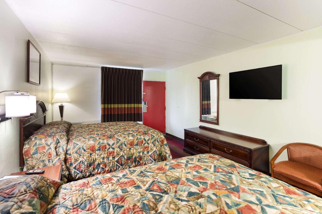 Rodeway Inn *